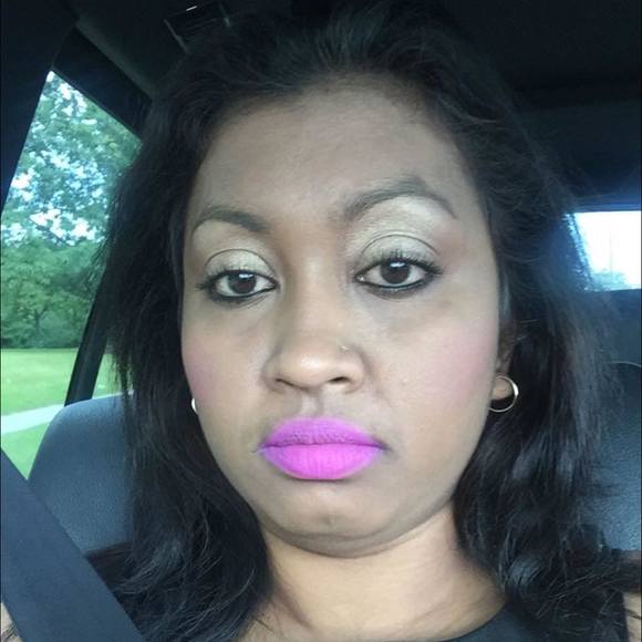 Meet your Posher, Camille - Picture 1 of 1